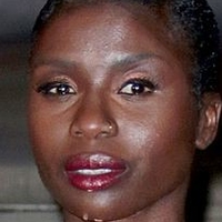 Ann Akinjirin Nackt