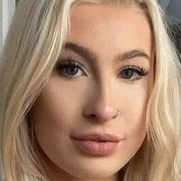 Astrid Wet Nackt