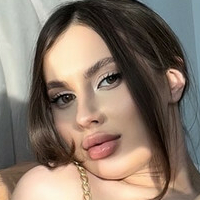 Avery Alena Nackt