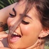 Beatriz Oliveira Nackt