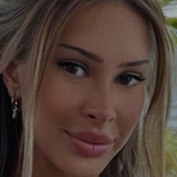 Becca Vlaszof Nackt