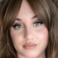 Busty Eve Nackt