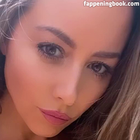 Carly Baker Nackt