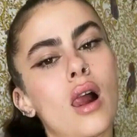 Charlieshe Nackt