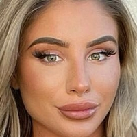 Chloe Streatfield Nackt