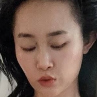 Connie Han Nackt