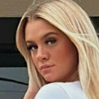 Courtney Alexis Woodruff Nackt