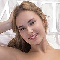 Dana Delight Nackt