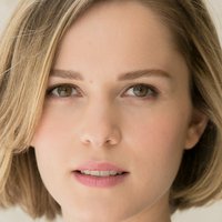 Emily Vere Nicoll Nackt