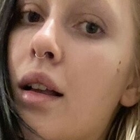 Emma Weaver Nackt