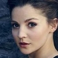 Flora Spencer-Longhurst Nackt