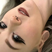 Hat jemand etwas von der hübschen lilghoul? Nackt