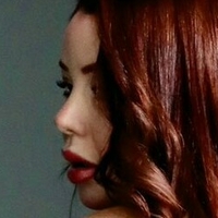 Isis Ruiva Nackt
