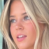 Iza Leslie Nackt