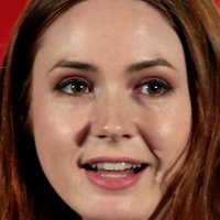 Karen Gillan Nackt
