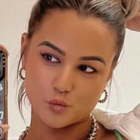 Karinaairby Nackt