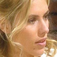 Karine Nuris Nackt