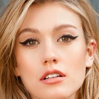Katherine McNamara Nackt