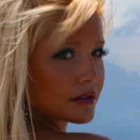 Kristen Hinton Nackt