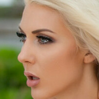 kristenhughey Nackt