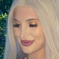 Laura Blake Hahnel Nackt