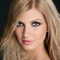 Laura Karnyaczki Nackt