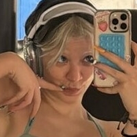 Leyla Afshonkar Nackt