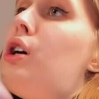 miabond_ Nackt
