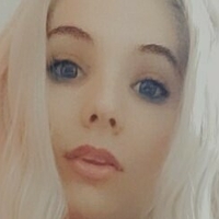 Miezute Nackt