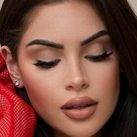 Nazanin Kavari Nackt