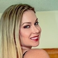 Nikki Baker Nackt