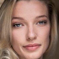 Phoebe McKellar Nackt