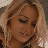 RosieVan Nackt