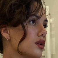Saoirse Alicia Behzadi Nackt