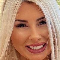 Sophie Louise Nackt