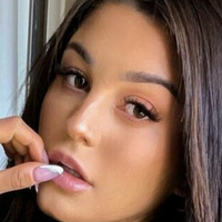 Tiana May Sarich Nackt