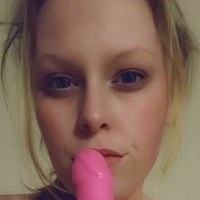 u126094908 Nackt